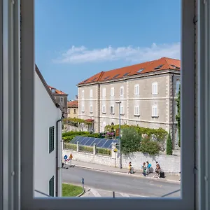 https://stonemasons-heritage.hotelssplit.com