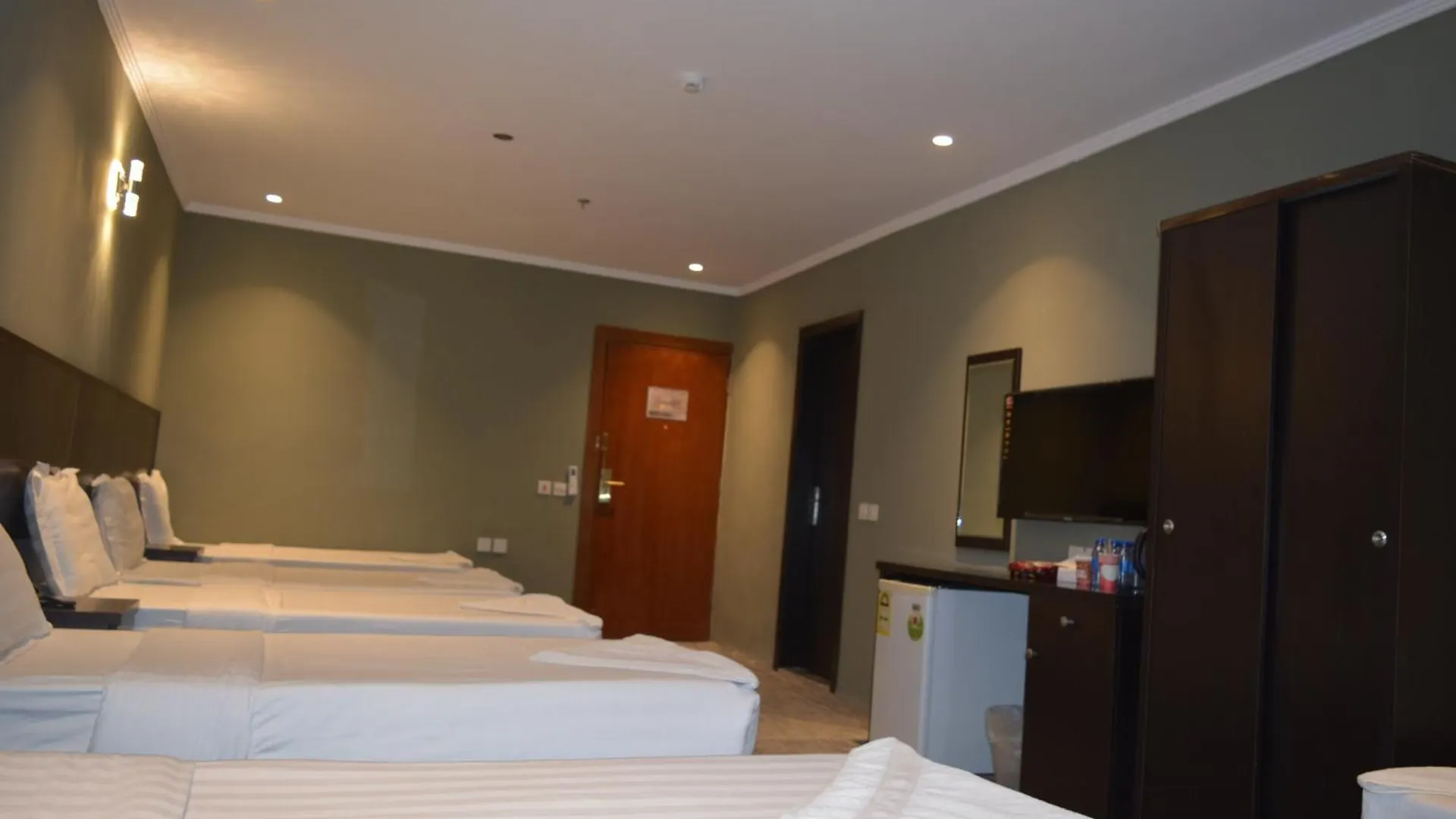 فندق كنان العزيزية خلال شهر رمضان المبارك تتوفر خدمة النقل Kinan al Azizyyah the holy month of Ramadan, shuttle service is available  مكة